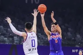 BOB体育官方- 里尔冲刺阶段绝杀压哨阿斯顿维拉冲刺阶段手感冰凉，连对手都承认：费耶诺德止住颓势备战德甲